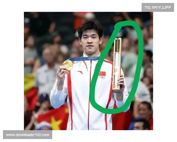 冠军赛现场:运动员试举前的深呼吸与观众凝神屏息的瞬间